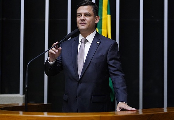 Deputado Tião Medeiros (PP-PR) propõe retirada do Bolsa Família de beneficiários que gastam com apostas online