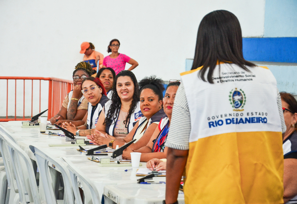 Governo do Estado beneficia mais de 17 mil famílias com cartão Recomeçar em Nova Iguaçu