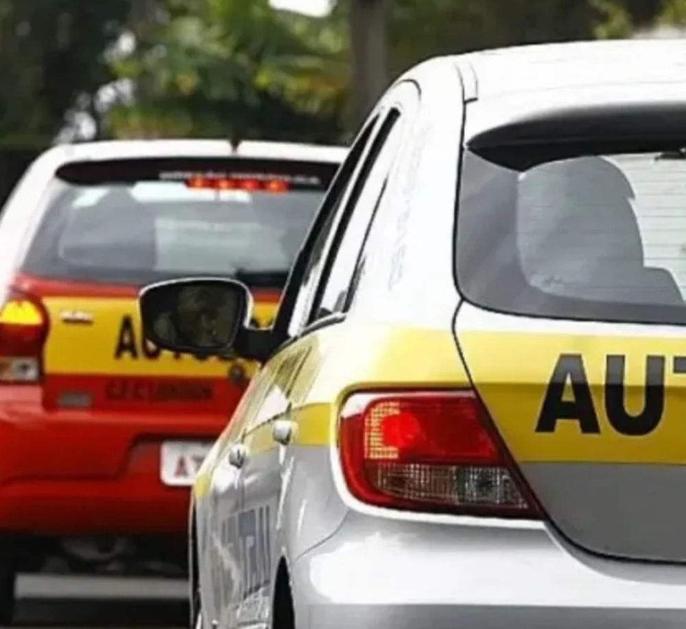 Fim dos carros velhos nas autoescolas: nova lei sancionada por Lula exige renovação da frota e promete mais segurança no ensino de direção