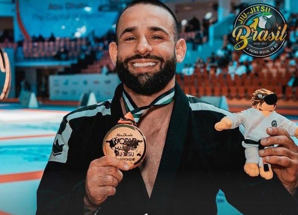 Gaúcho Mateus Gobato 33 anos, conquistou o Campeonato Mundial de Jiu-Jitsu em  Abu Dhabi, nos Emirados Árabes: é Trouxe Para o Brasil o título de campeão mundial de  Jiu-Jitsu