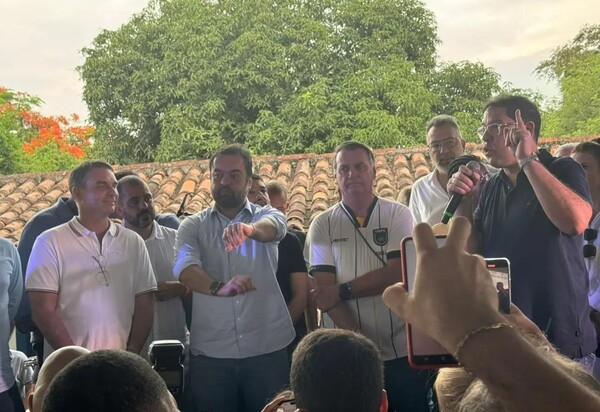 Encontro de Poder visando 2026: Bolsonaro e Castro lideram Reunião de Centro-Direita com 74 prefeitos, 42 deputados estaduais e 22 federais na Fazenda de Altineu Cortes