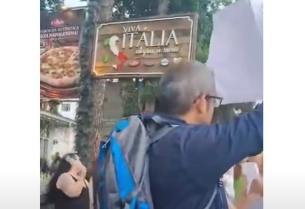 Prefeito Vinicius Claussen dá calote no 13º e Servidores fazem 'ceia da miséria' no restaurante do burgomestre, ASSISTA