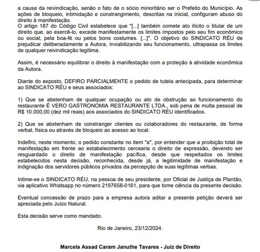 Justiça Garante Direito de Protesto em Teresópolis: Prefeito Vinicius Claussen enfrenta manifestações Contra Atraso de 13º Salário