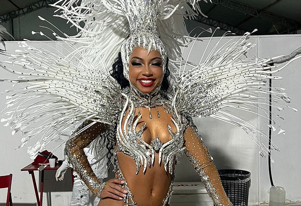 Ingrid Castro, passista da Imperatriz Leopoldinense e cria do Complexo do Alemão, viralizou no TikTok com 5 milhões de visualizações.