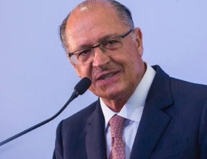 Possível saída de Múcio da Defesa coloca Alckmin como favorito para a pasta