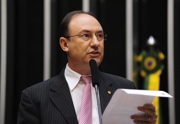 Morre Neilton Mulim, ex-prefeito de São Gonçalo, aos 62 anos