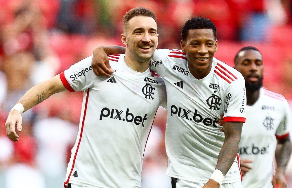 Flamengo domina o Volta Redonda em Brasília e vence sem sustos por 2 a 0