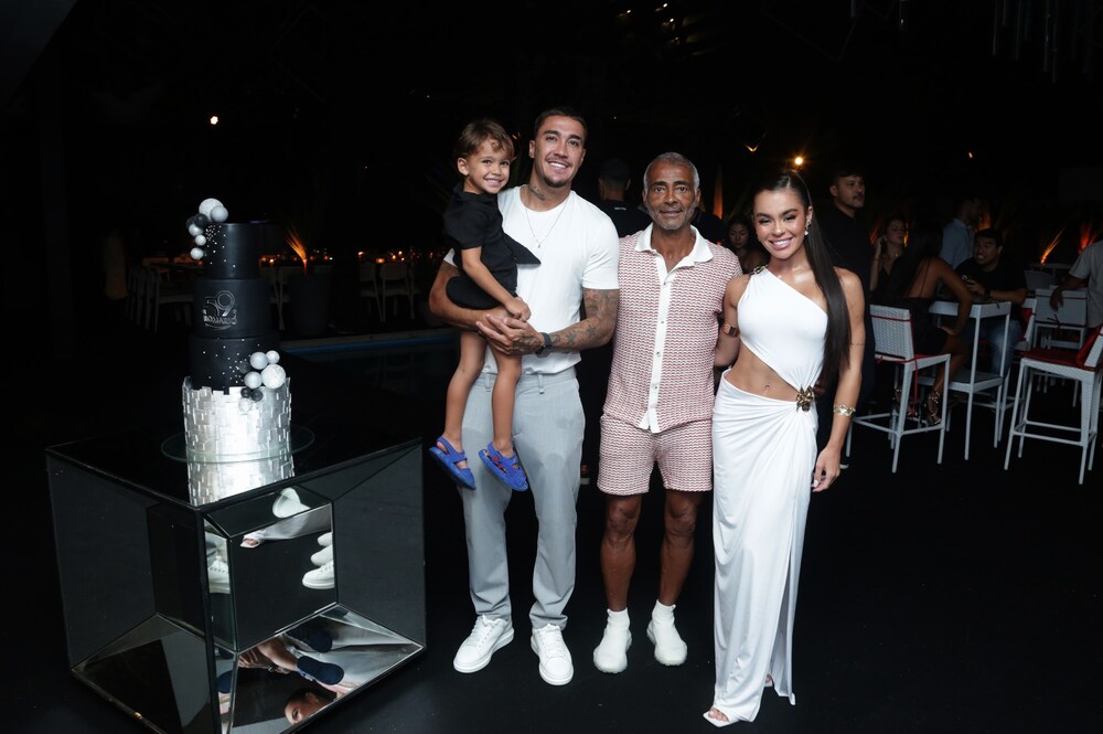 Romário inicia comemorações de seu 59º aniversário com jantar exclusivo para amigos e familiares