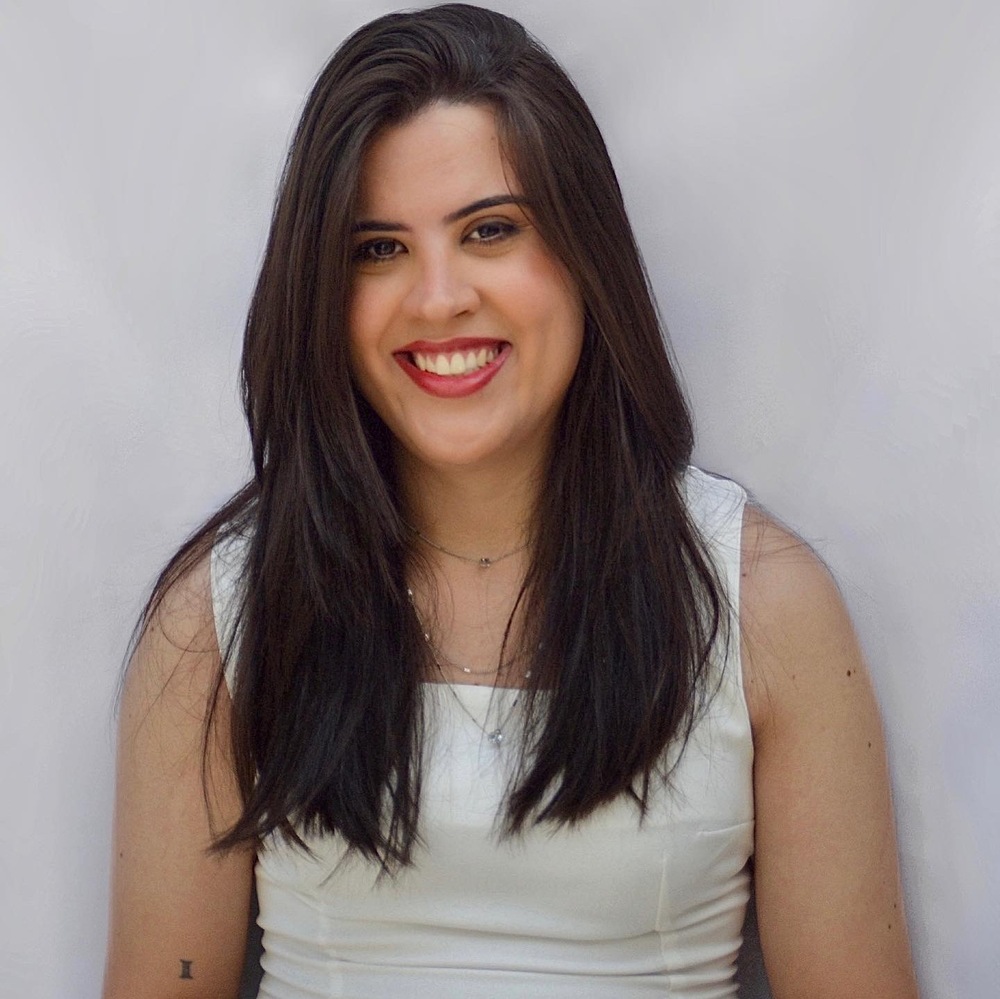 Veggari retorna aos palcos após luto: “Estou pronta para recomeçar!”