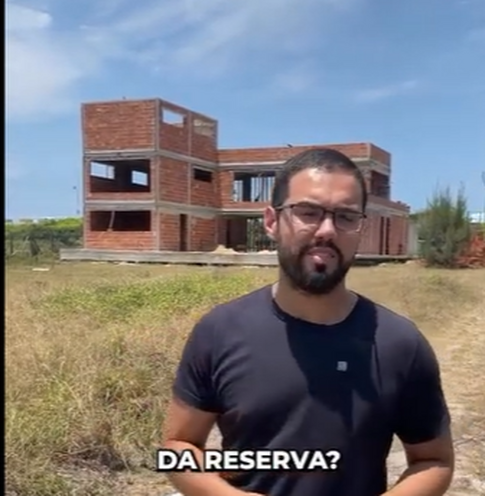 Polêmica na Praia da Reserva: Obra da Prefeitura Causa Indignação em Vereador Pedro Duarte