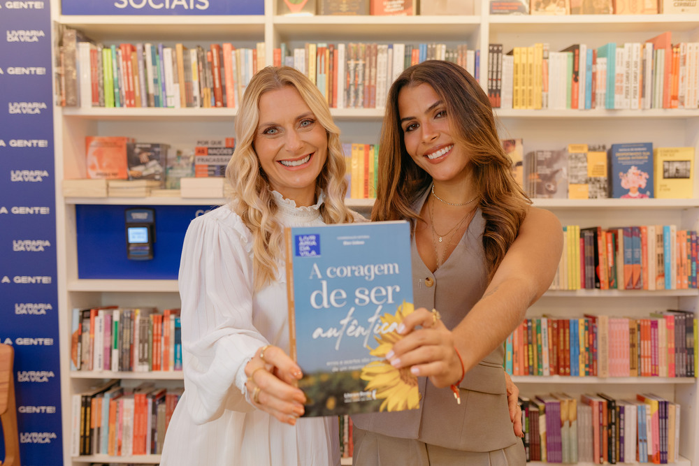 Noite de Autógrafos Celebra Lançamento do Livro 