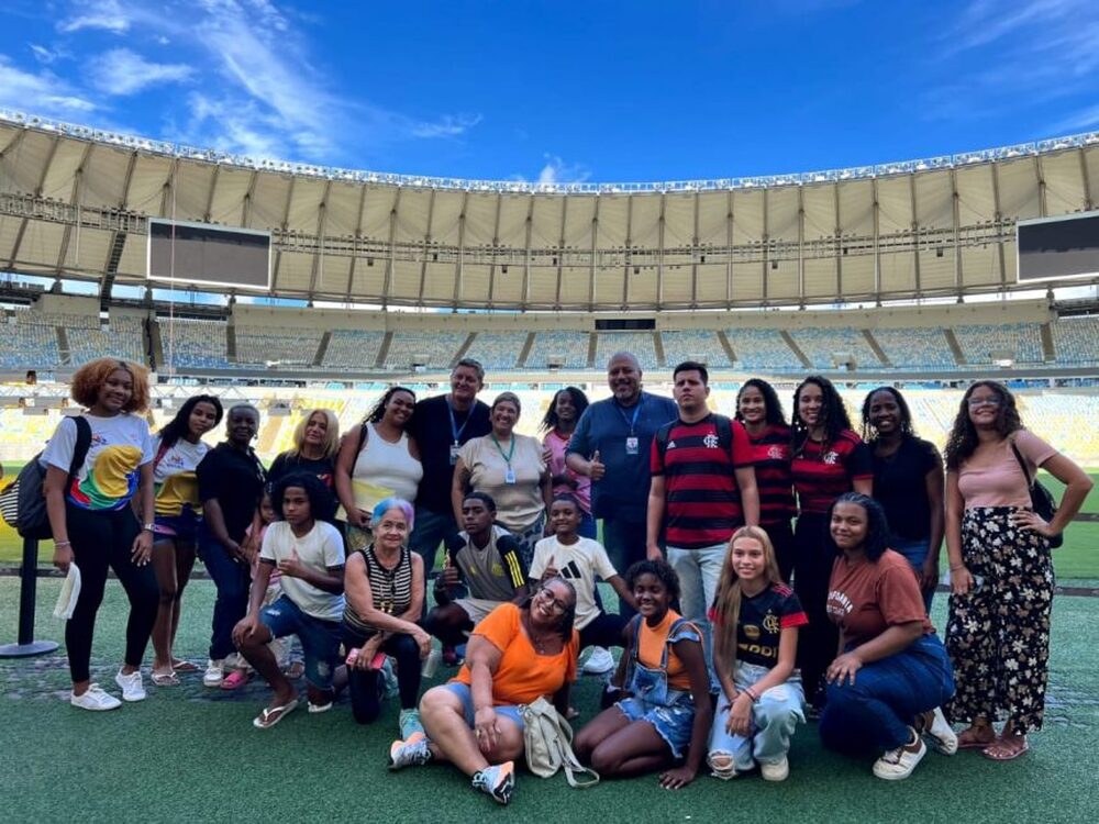 Maracanã recebe abraço coletivo de autistas em ação pelo Dia Mundial de Conscientização sobre o Autismo