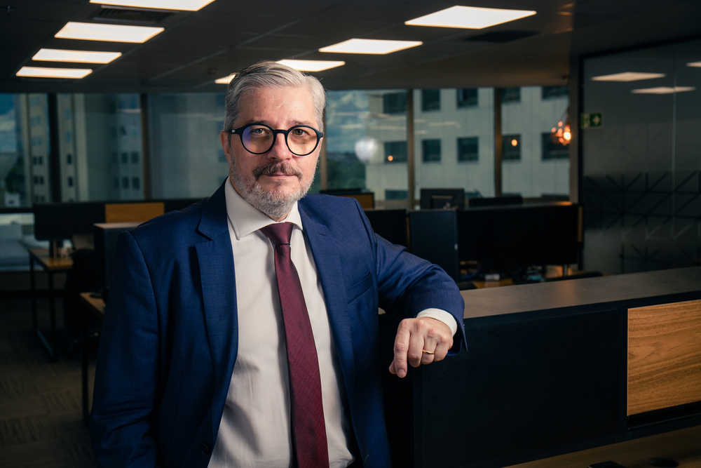 SÉRGIO PALOMARES: O ADVOGADO E EMPRESÁRIO VISIONÁRIO QUE ESTÁ TRANSFORMANDO O PLANEJAMENTO PATRIMONIAL NO BRASIL