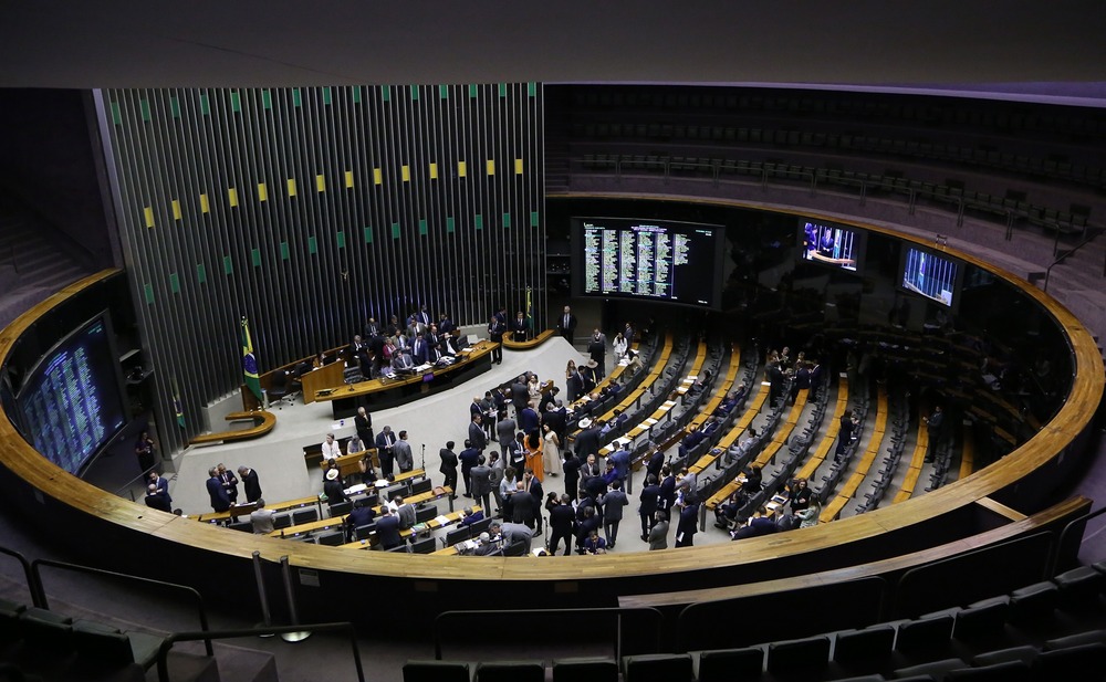 Plenário tem sessão marcada para esta quarta-feira; oposição promete obstruir a pauta