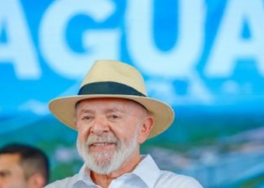 Lula lidera disparado e deixa adversários comendo poeira, aponta pesquisa