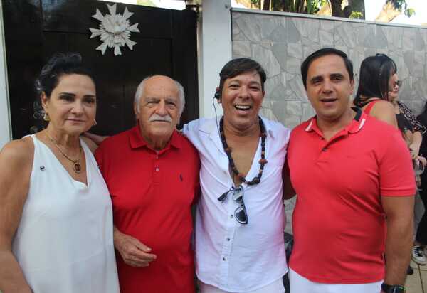 Famosos marcam presença na tradicional feijoada do Axé