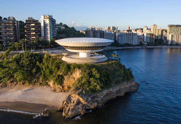 Niterói lamenta o falecimento do jornalista Luiz Antonio Mello
