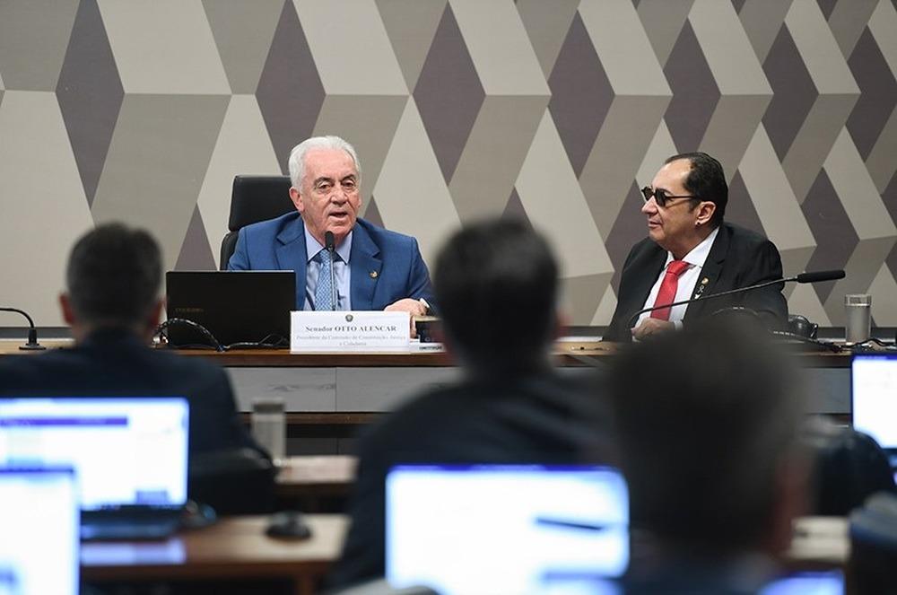 Fim da reeleição volta à pauta da CCJ no Senado