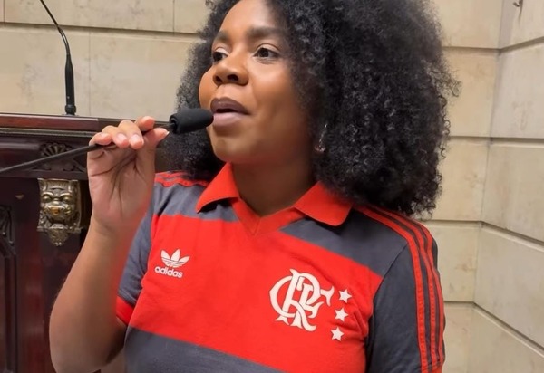 Quem não tem terno, vai de camisa de time? Talita critica, Rosa rebate: Psolista, treta e muito futebol no palácio Pedro Ernesto
