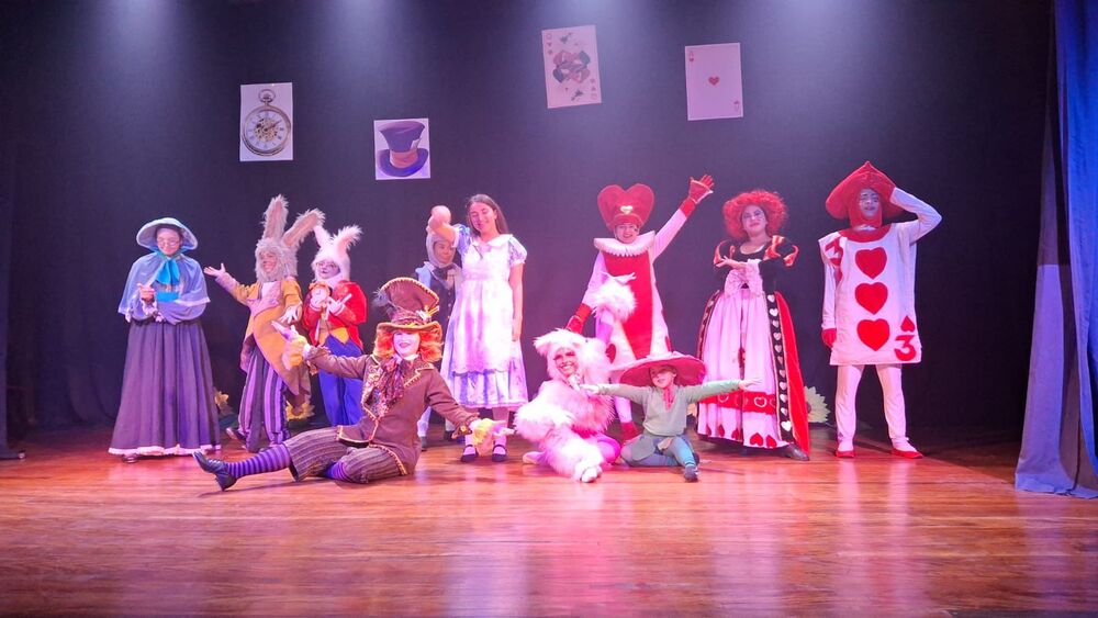Alice uma aventura musical