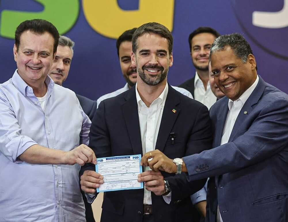 Papagaio de Pirata: Vinícius Marchese não trabalhou no CONFEA e posou de sombra do Kassab
