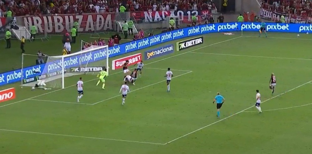Bahia pressiona, mas Flamengo garante vitória suada e liderança no Brasileirão