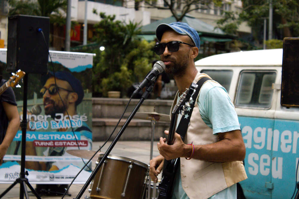 Show gratuito de rock em Maricá com Wagner José e seu Bando
