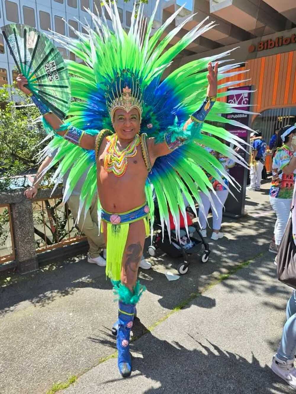 Thiago Lisboa brilha no carnaval da Suíça com a campeã Unidos de Lausanne.