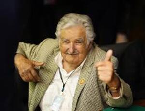 O Adeus a Pepe Mujica: Vai se o corpo, fica-se o exemplo.
