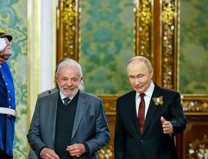 Lula estimula Putin a se reunir com Zelensky pela paz