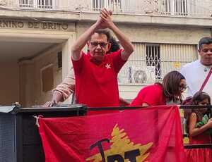 Lançamento da candidatura de Reimont à presidência do PT-RJ mobiliza multidão e reúne lideranças históricas