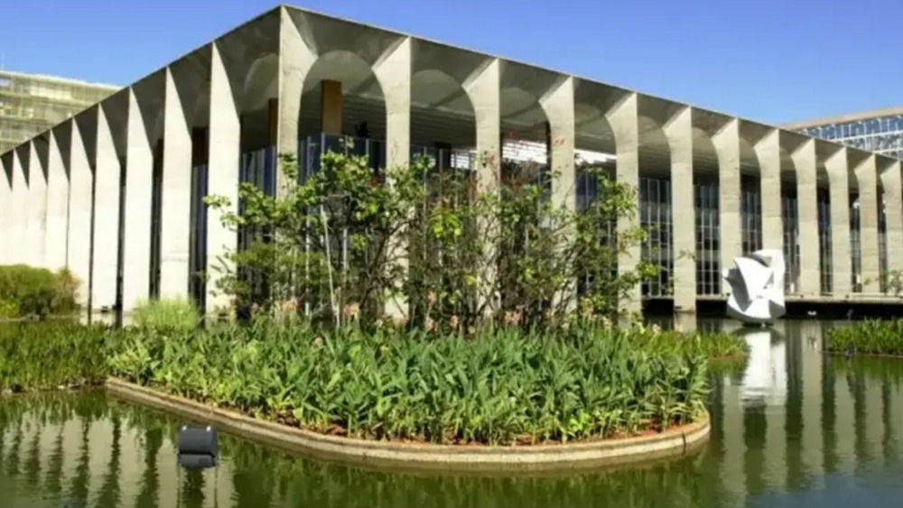 Itamaraty abre concurso para diplomatas com 50 vagas e salário inicial de R$ 22,5 mil