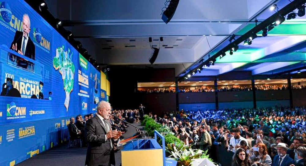 Lula anuncia seleção do Minha Casa, Minha Vida com 130 mil novas moradias na 26ª Marcha a Brasília em Defesa dos Municípios, da CNM