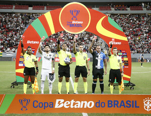 Campeão da Libertadores Botafogo é humilhado por time da Série D em Brasília