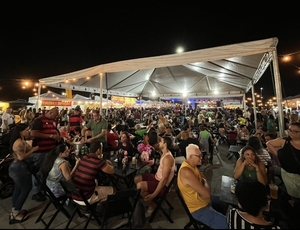 Gastro Samba leva comida, cerveja gelada e muito samba para o Aerotown Barra