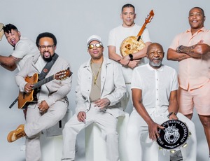 Sexta-feira (30), tem megashow do Grupo Revelação no Casarão do Firmino, em comemoração aos 30 anos de carreira