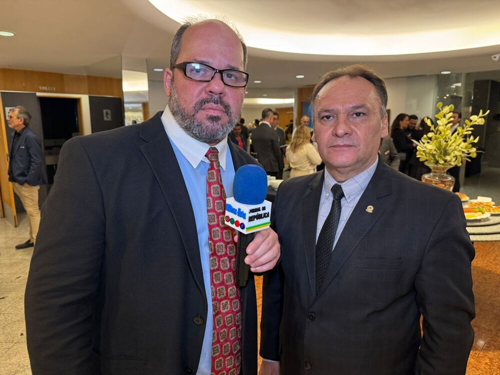 Leonardo Santana Presidente da União Brasileira de Apoio aos Municípios fala sobre a criação da UNIVERSIDADE DA UBAM, para capacitar gestores municipais e ajudar municípios a sair da crise, enfrentando o desequilíbrio federativo