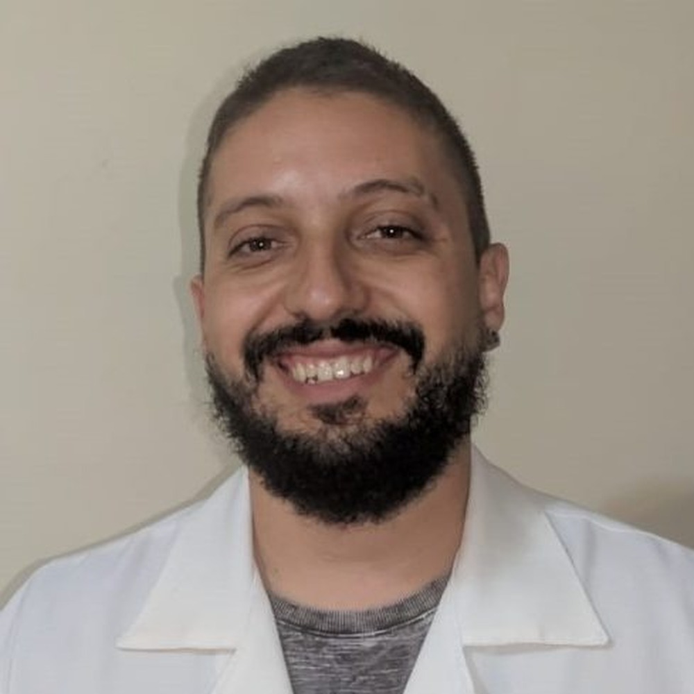 Prefeitura demite Dr. Gustavo Treistman líder da mobilização por melhores condições na saúde e médicos das clínicas da família se unem na sua defesa