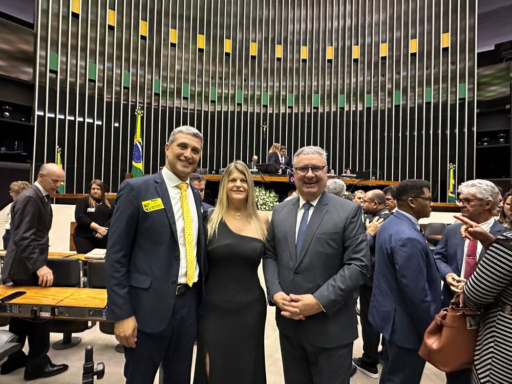 CDL de Rio das Ostras participa de homenagem a CNDL em Brasília