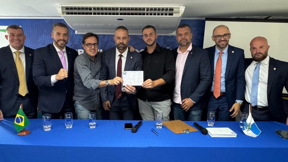 Enquanto Poubel pai recebe convite para disputar governo do estado, Poubel filho se prepara para eleições federais
