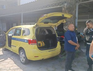 Taxista é levado para a delegacia após cobrar mais de R$ 800 por viagem entre o Galeão e a Barra da Tijuca