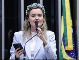 Deputada propõe fim da obrigatoriedade de vacinas infantis, inclusive em pandemias