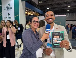 Thiago Nascimento Autor do Livro `Caí de Paraquedas na Biomedicina` faz sucesso no maior congresso da área já realizado no Brasil