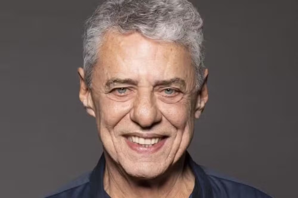Chico Buarque passa por cirurgia no Rio e se recupera bem
