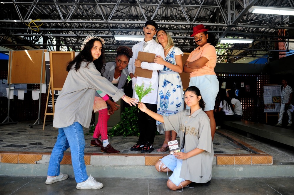 Alunos da Faetec realizam mais uma edição da FLOT - Feira Literária Oscar Tenório