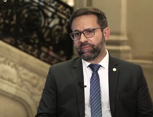 Vitor Hugo sucede Renato Moura na presidência do MDB com promessa de fortalecer partido