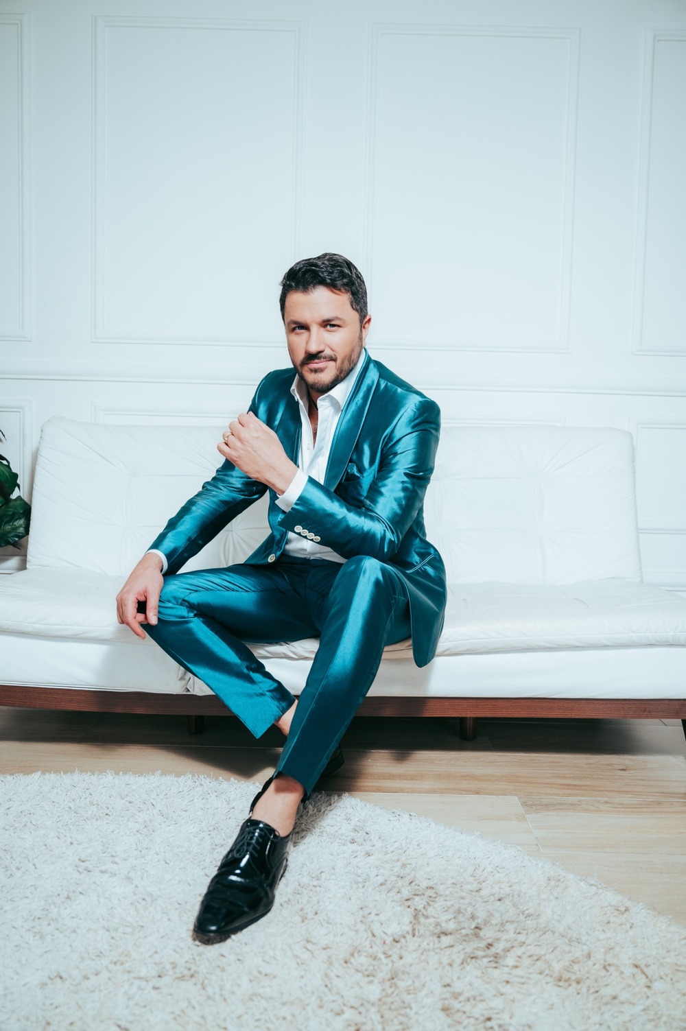 Maurício Manieri se apresenta na casa de shows Ribalta, no dia dos namorados
