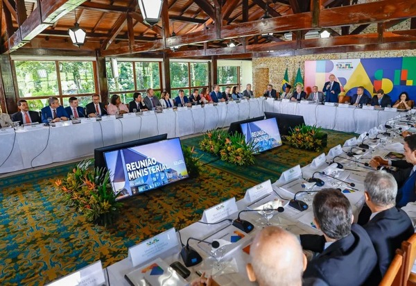Quem sai, quem fica: uma parte da Esplanada se prepara para disputar eleições
