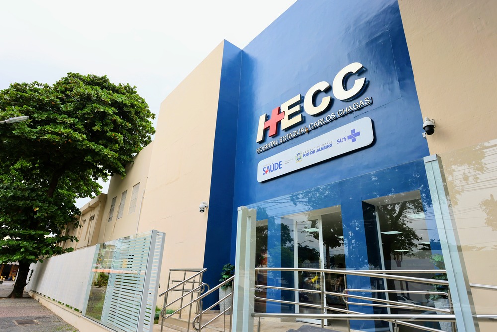 Castro inaugura reforma do Hospital Carlos Chagas