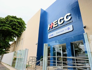 Castro inaugura reforma do Hospital Carlos Chagas